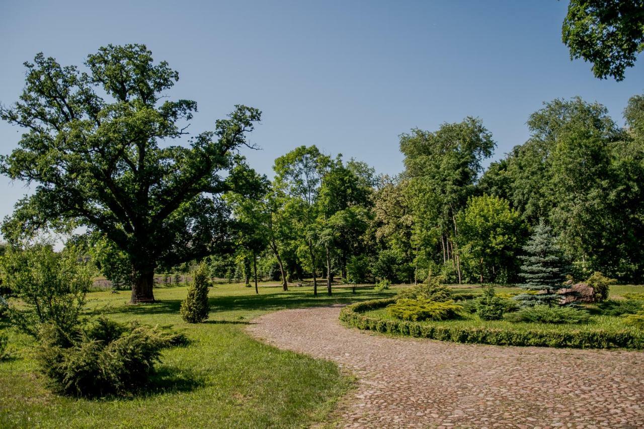 Dwór Woskrzenice Hotel Biała Podlaska Exterior foto